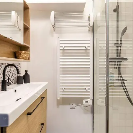 Epicea - Chic 2br In Center, Next To Train Station - By Cozee